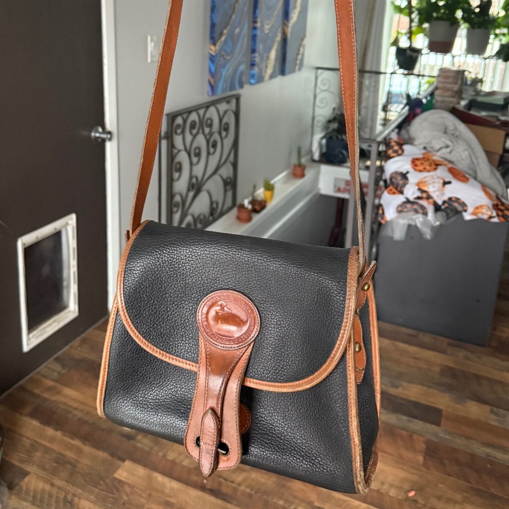 Vintage 80’s Dooney & Bourke “Essex” bag - All Weather leather